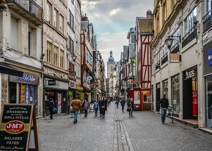 L'olympe - Babyfoot - Cinema - Parking Apartment